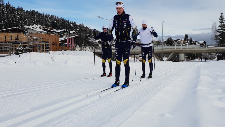 Langlaufers op loipes in Seefeld in Tirol.